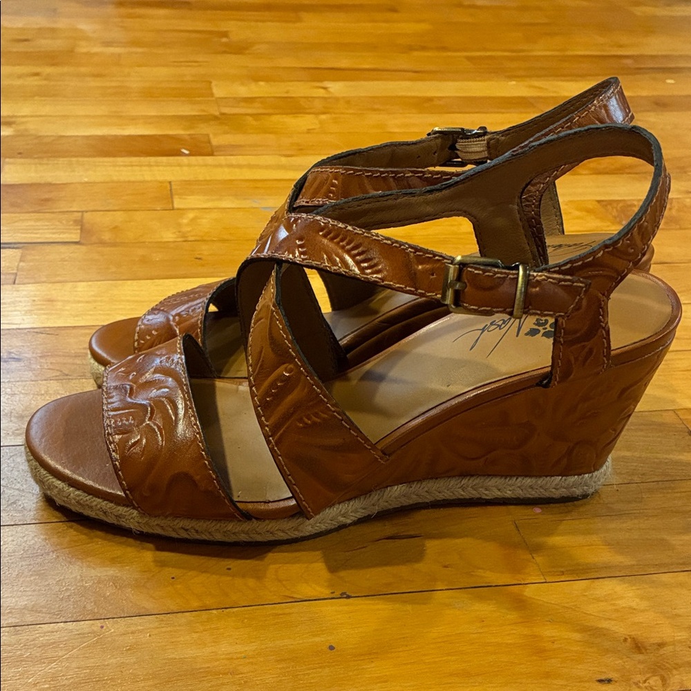 Patricia Nash Brown Leather Wedges - Picture 2 of 8